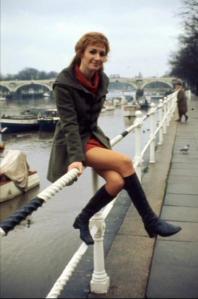 Vivien dreams that she looks like Liz Shaw  ...