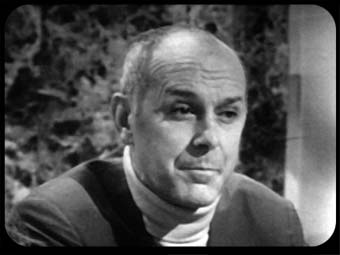 Australian actor Bill Kerr played Giles Kent